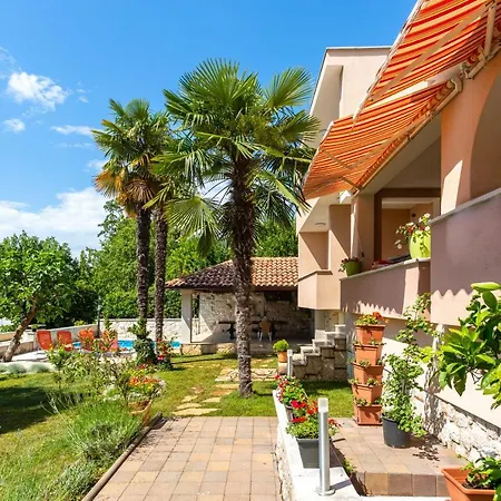 Apartmani Gabi Njivice Exterior photo