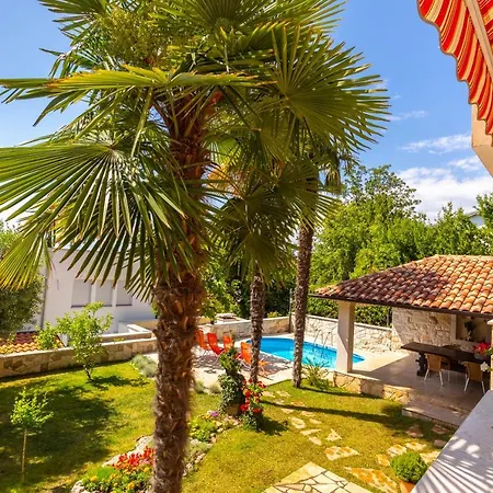 Apartmani Gabi Njivice Exterior photo